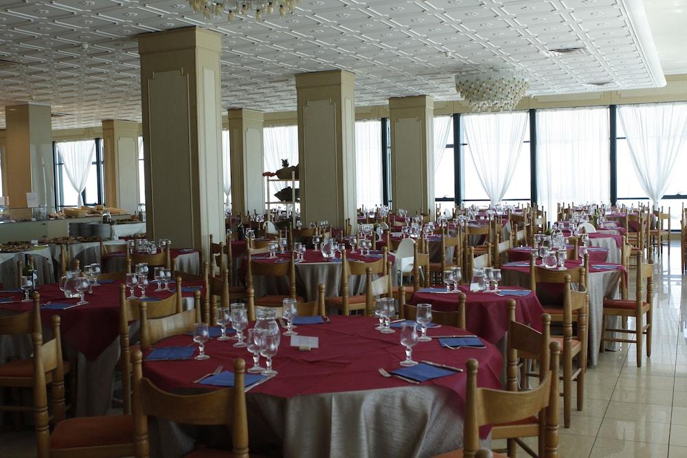 Club Esse Mediterraneo Montesilvano Marina Esterno foto