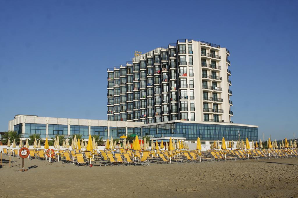 Club Esse Mediterraneo Montesilvano Marina Esterno foto