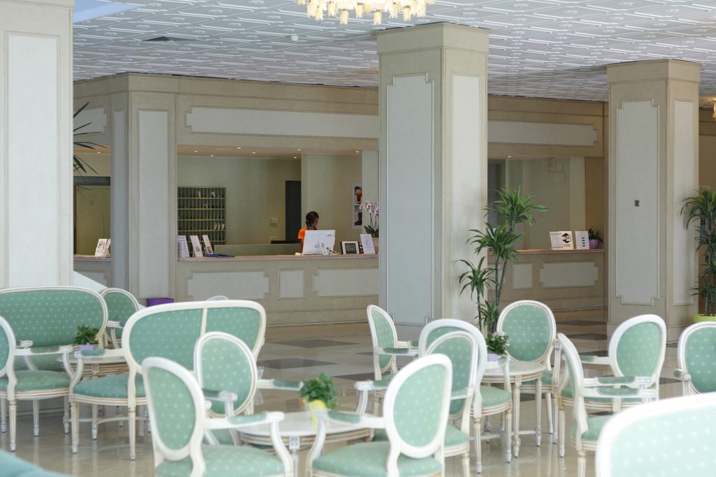 Club Esse Mediterraneo Montesilvano Marina Esterno foto