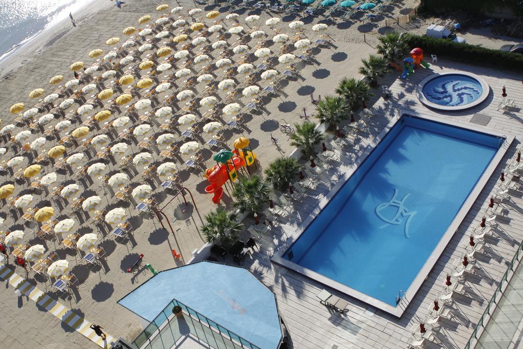 Club Esse Mediterraneo Montesilvano Marina Esterno foto
