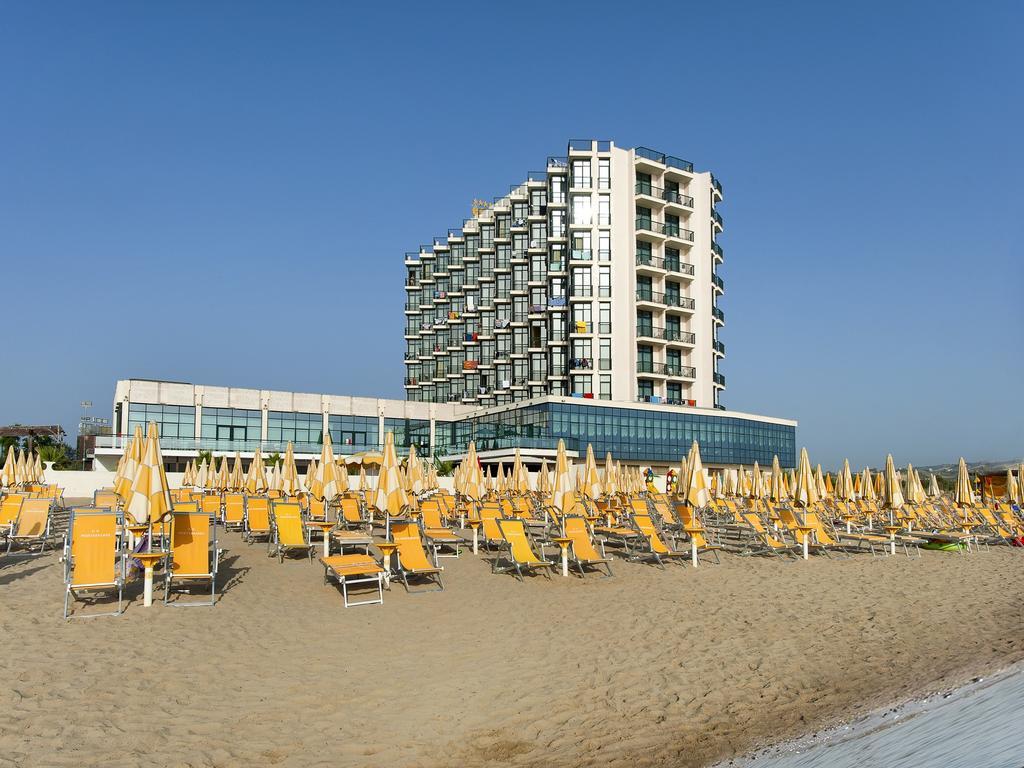 Club Esse Mediterraneo Montesilvano Marina Esterno foto